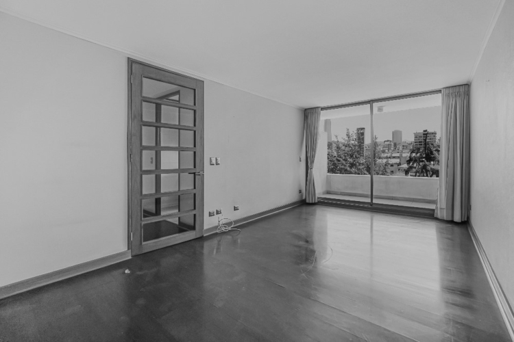 Departamento con Vista Despejada frente Plaza Las Lilas