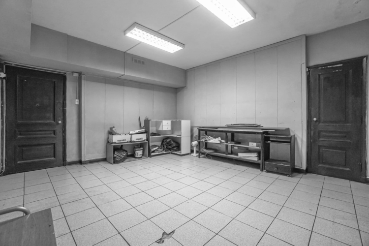 Amplia Bodega En Galeria Edwards